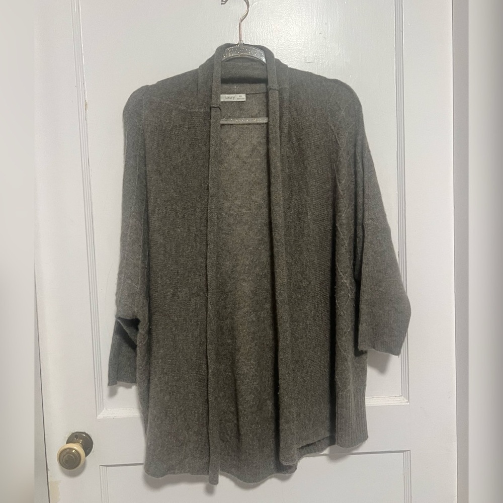 Subtle Luxury Cashmere Cocoon
Sweater Size M/L $260